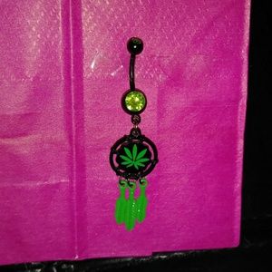 NWOT Leaf Belly Button Piercing